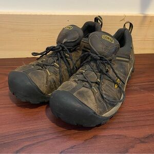 Keen hiking trail shoe